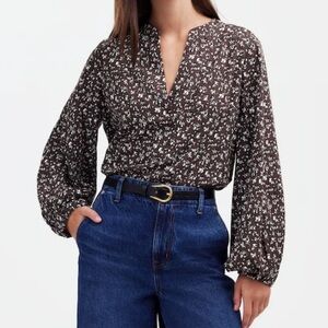 Like new Madewell V-Neck Blouse- Small